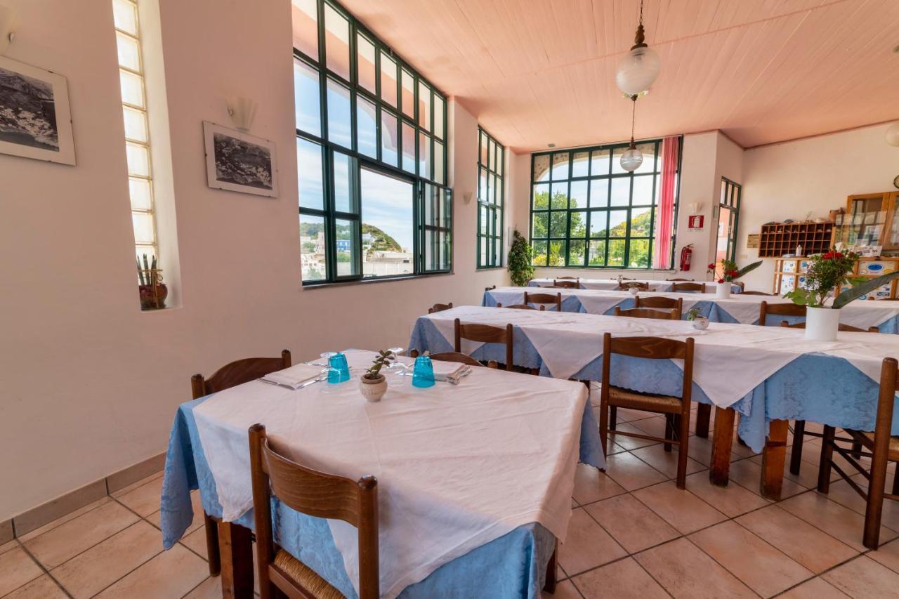 Albergo Le Querce Ponza Exterior photo