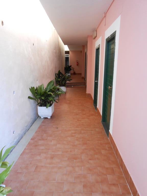 Albergo Le Querce Ponza Exterior photo